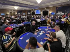 &iquest;C&oacute;mo jugar a los torneos de p&oacute;ker?