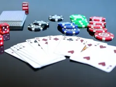 Los mejores trucos para jugar y ganar en el póker