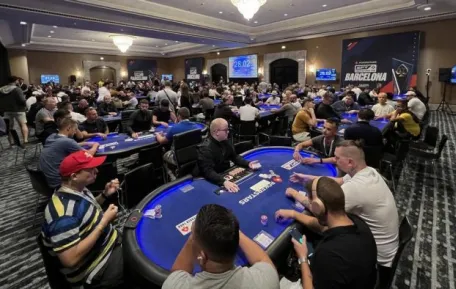 &iquest;C&oacute;mo jugar a los torneos de p&oacute;ker?